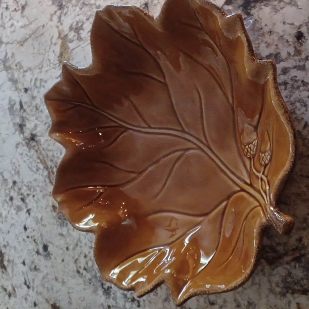 Pottery Barn Thanksgiving/Fall platter/bowl